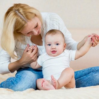 Во сколько месяцев ребёнок научится сидеть самостоятельно?