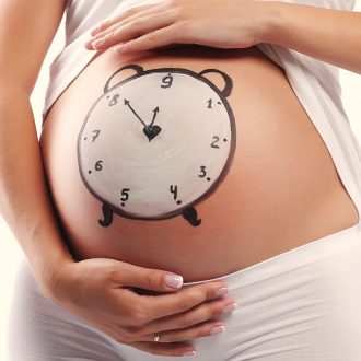 Когда опускается живот при беременности и почему это происходит?