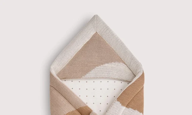 Свободный малыш: почему кокон лучше пеленки