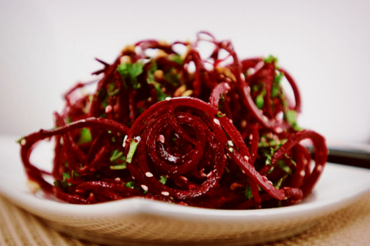 Через сколько дней после родов можно есть свеклу кормящей маме?