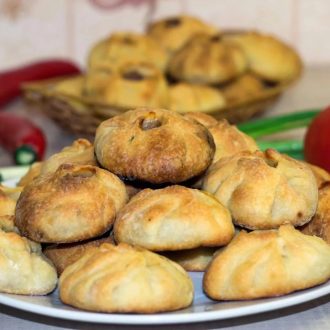 Конверт для новорожденного спицами, мастер-класс со схемами и фото