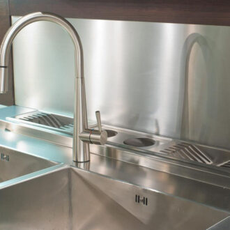 Преимущества изделий из нержавейки