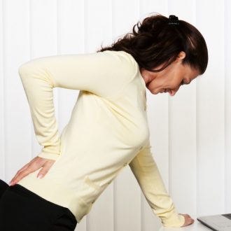 Почему у женщины болит левый бок при беременности?