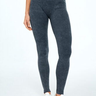 Женские леггинсы: как выбрать, с чем носить и почему они остаются в моде