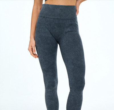 Женские леггинсы: как выбрать, с чем носить и почему они остаются в моде