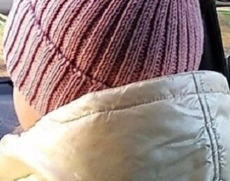 Шапка-гномик спицами: как связать для женщин, девочек и новорожденных