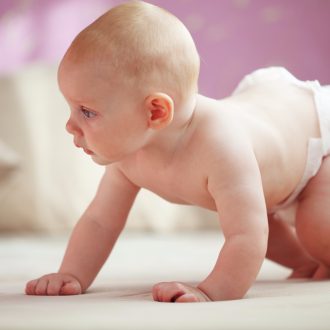 Причины появления крови в кале у грудничка