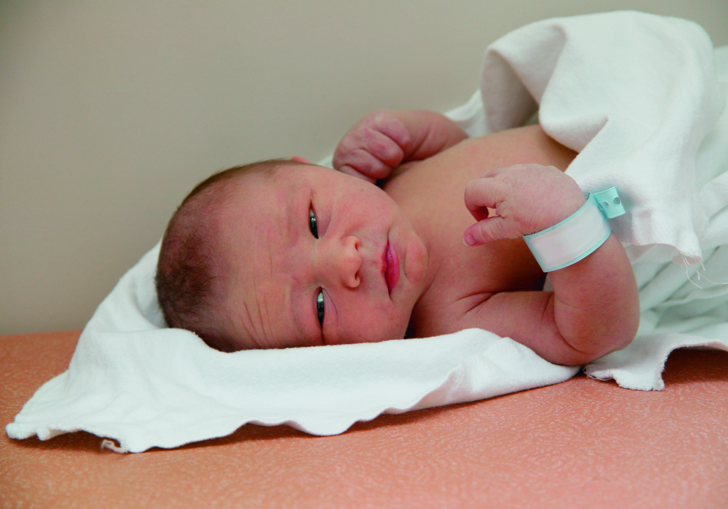 Сколько раз в день и каким должен быть стул у новорожденного