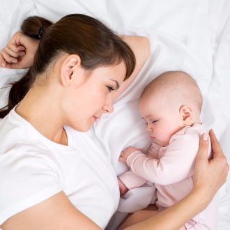 Нормы питания новорожденного и грудного ребенка: кормление по месяцам