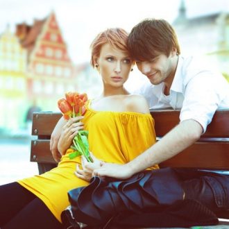 Как понять, что мужчина любит по-настоящему: советы психологов и астрологов