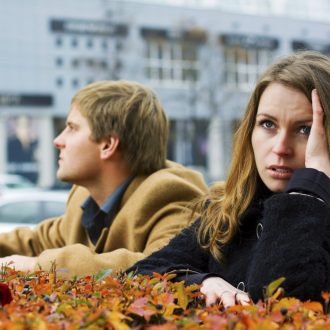 Почему мужчина не хочет серьезных отношений, но и не отпускает: советы психологов