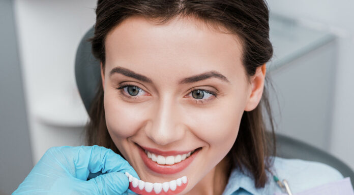 Какой зубной протез лучше