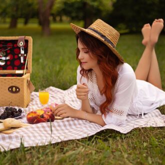 Где купить товары для пикника?