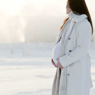 Зимняя одежда для беременных: комфорт и стиль в холодное время года