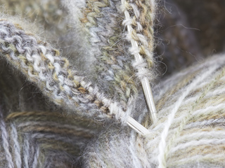 Пряжа для вязания детских шапок: тонкости выбора и особенности ухода, Статьи компании Dan — Dani Group