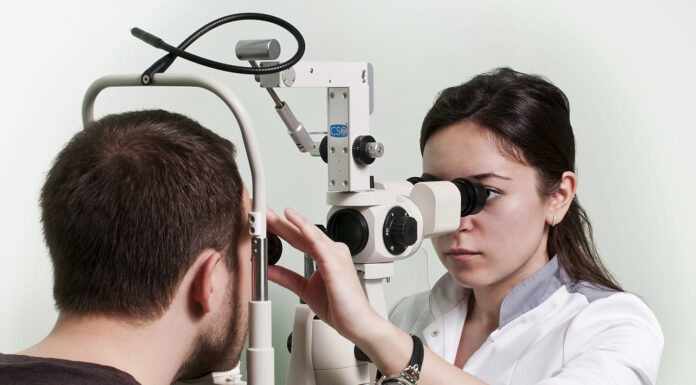 Проверка зрения: как выявляется косоглазие и оценивается острота зрения?