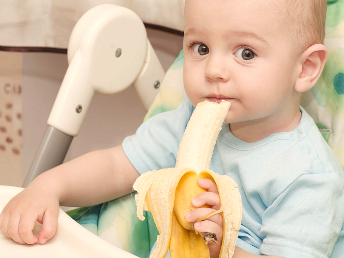 Полезные советы: со скольки месяцев можно давать ребенку банан?
