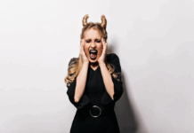 Признаки пмс у женщин: симптомы и проявления