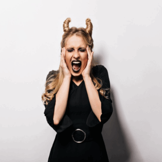 Признаки пмс у женщин: симптомы и проявления