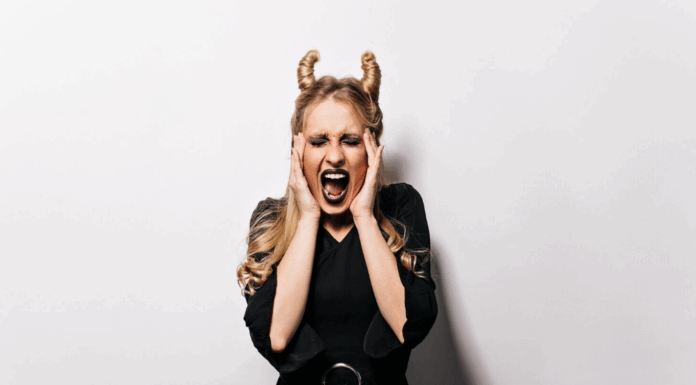 Признаки пмс у женщин: симптомы и проявления