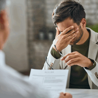 Вызов врача нарколога на дом: как он может помочь