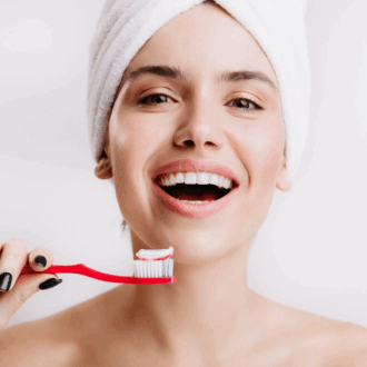 Чистка зубов: как сохранить здоровье и белизну улыбки надолго