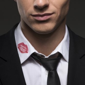 Как понять, что мужчина вам изменяет?