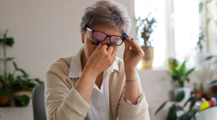 Синдром сухого глаза: причины дискомфорта и методы лечения