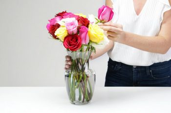 Как сохранить букет цветов свежим?