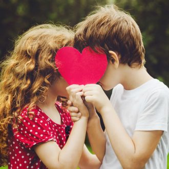 Чему нас учит первая любовь?