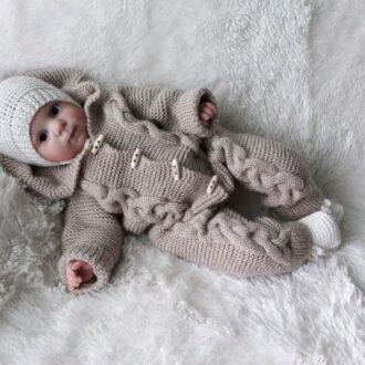 Как связать детский комбинезон спицами?