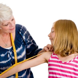 Как снять мерки с ребенка для шитья правильно