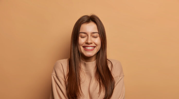 Протезирование зубов: верните себе очаровательную улыбку