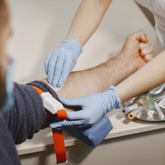 Лечение заболеваний крови: патологии, связанные с ее недостаточной свертываемостью