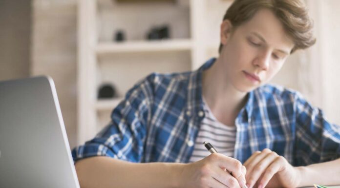 Онлайн-школа Умскул для подготовки к экзаменам: что это, особенности уроков, выбор предметов и плюсы данной школы