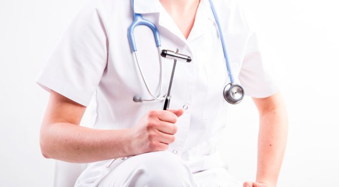 Трясутся руки: почему срочно нужна консультация невролога