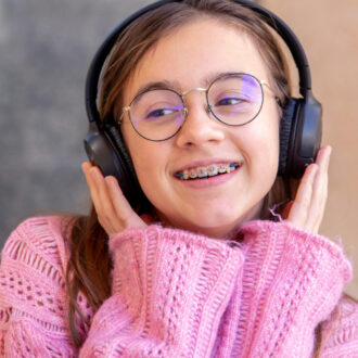 Элайнеры или брекеты: что выбрать для выравнивания зубов в 2025 году?