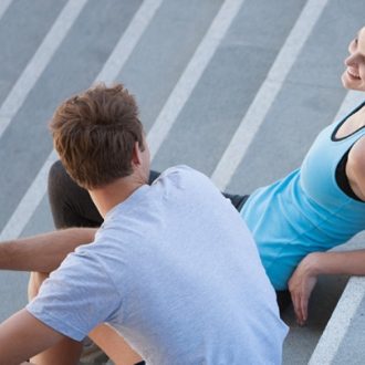 Как познакомиться с мужчиной на улице: 7 эффективных способов