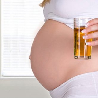 Цвет мочи при беременности: норма и патология