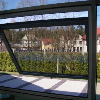 Рулонные москитные сетки: надежная защита от насекомых