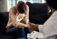 Лечение депрессии: возможно ли вернуть счастье в жизнь