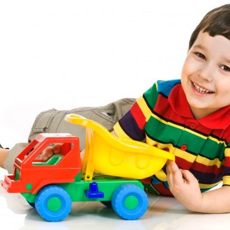 Как выбрать игрушки для мальчиков?