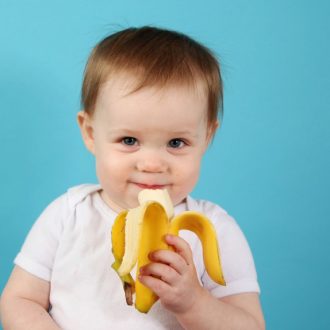 С какого возраста можно давать грудничку банан?