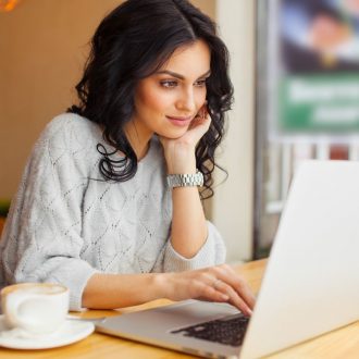 Как понять по переписке, что вы нравитесь мужчине, и как заинтересовать его, если нет?