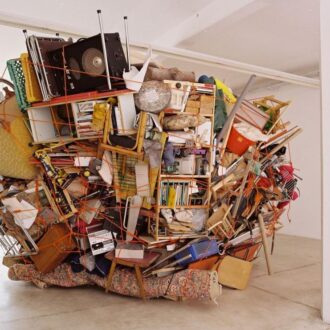 Избавляемся от старой мебели Избавляемся от старой мебели