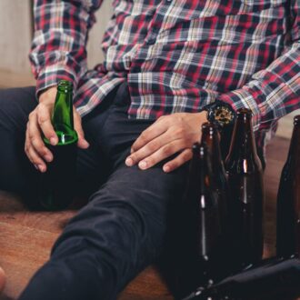 Революционные методы борьбы с алкоголизмом: От преодоления зависимости до восстановления здоровья freepik