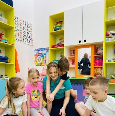 Почему полезно читать детям сказки