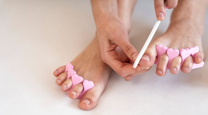 Искусство ухоженных ног: педикюр как ключ к здоровью и красоте