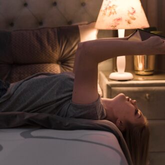 Инсомния: причины, симптомы и лечение