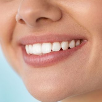 Как ухаживать за зубными имплантатами?